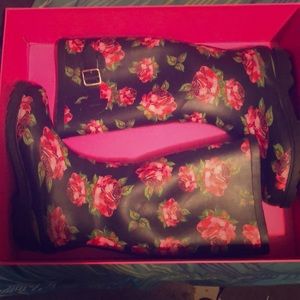 Betsey Johnson rose print rain boots